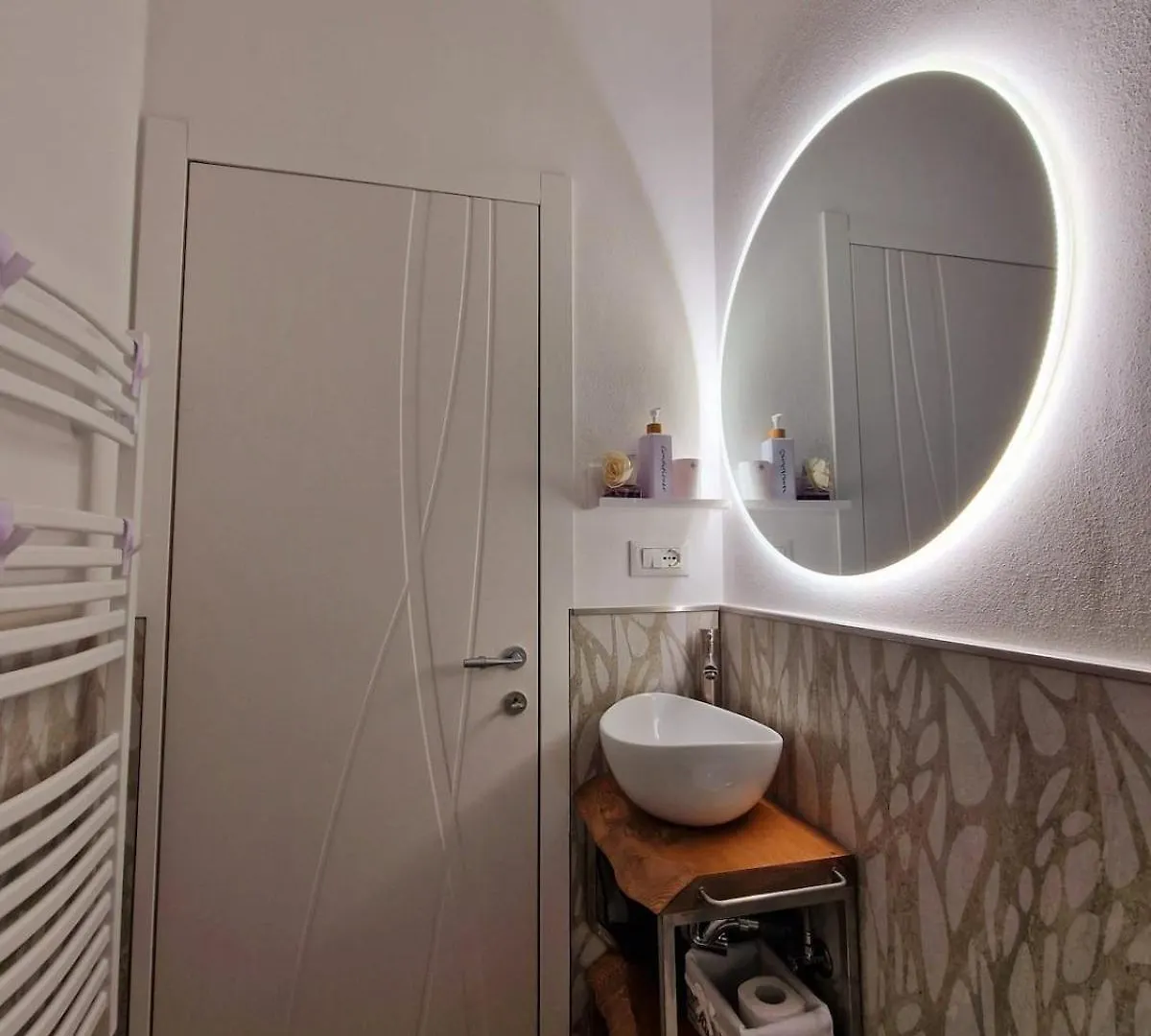 Apartment Bed & Breakfast L'Incanto Intero Appartamento Pisa Italy